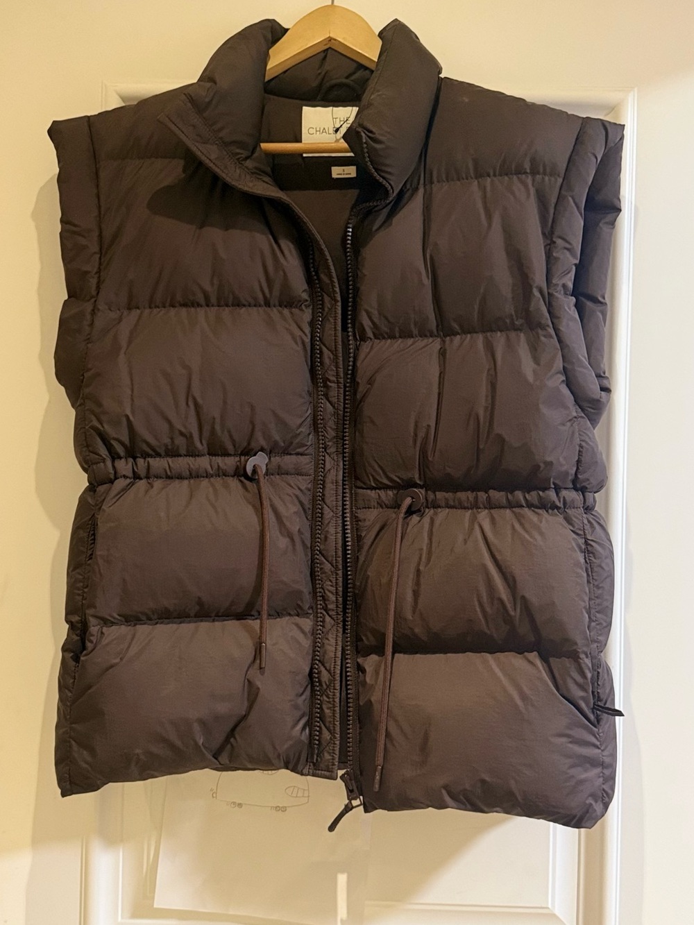 Aritzia Chalet Sleeveless Puffer Vest in Dark Brown